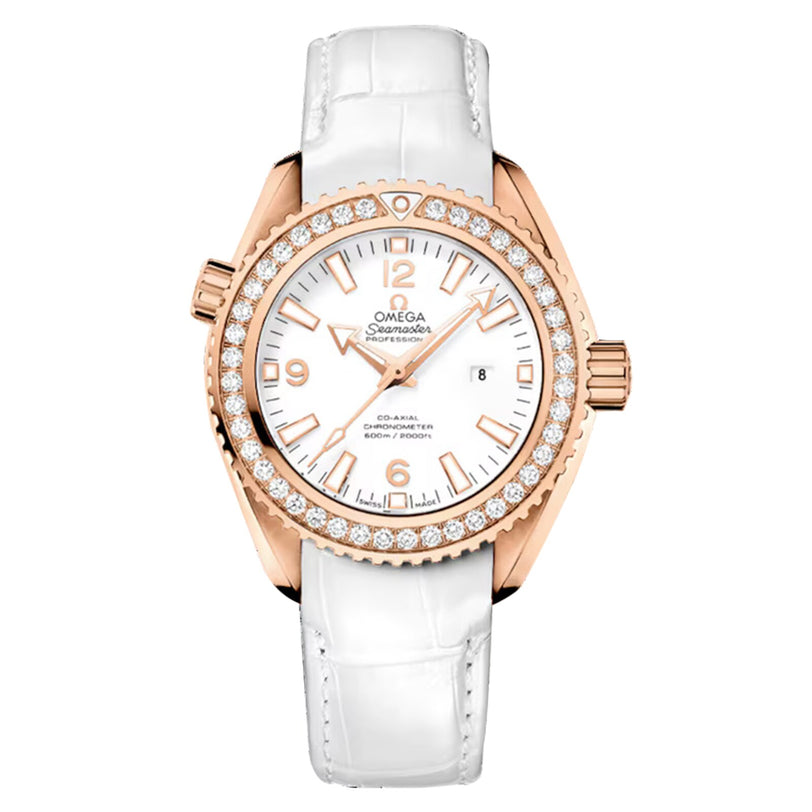 The OMEGA Seamaster Planet Ocean 600M features a rose gold case, diamond bezel, white dial with gold indices and date window, and is paired with a white alligator leather strap.