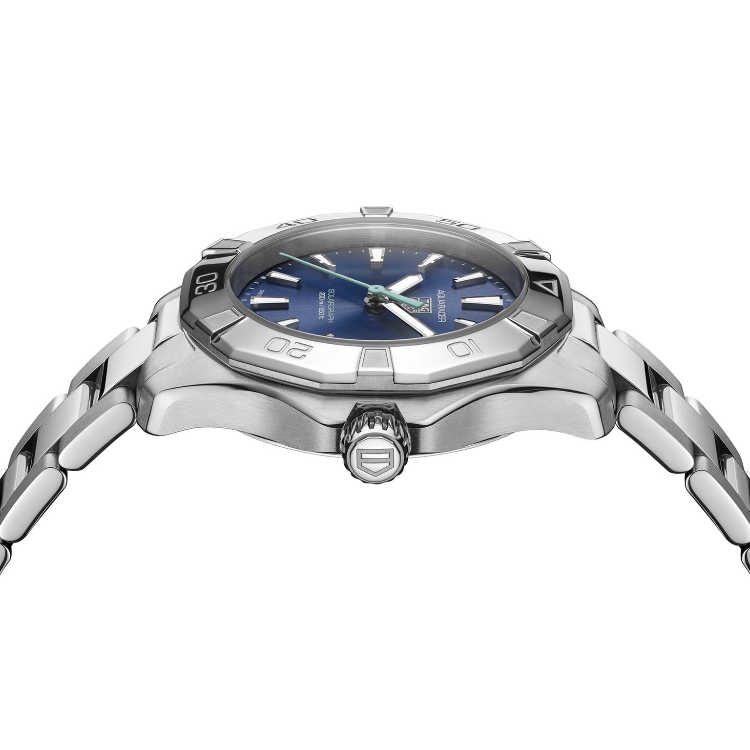Side view of the TAG Heuer Aquaracer 200 Professional Solargraph, a stainless steel sports watch with blue dial, bold hour markers, metal bracelet, and visible crown and bezel showcasing its rugged elegance.