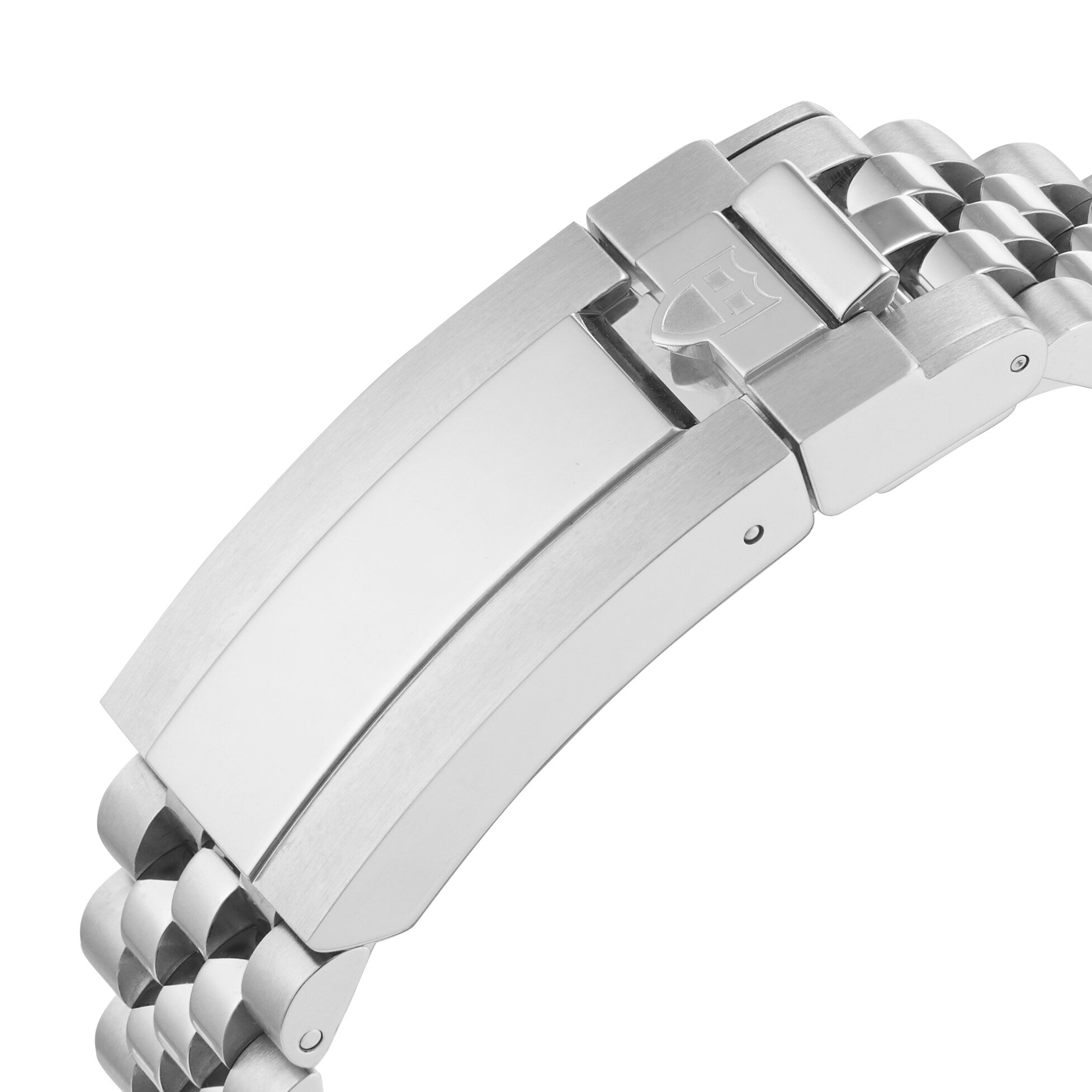 Close-up of a TUDOR Black Bay One 31 stainless steel bracelet with brushed and polished finishes, folding clasp, technical refinement, and subtle logo—an ideal unisex detail for this chic timepiece.