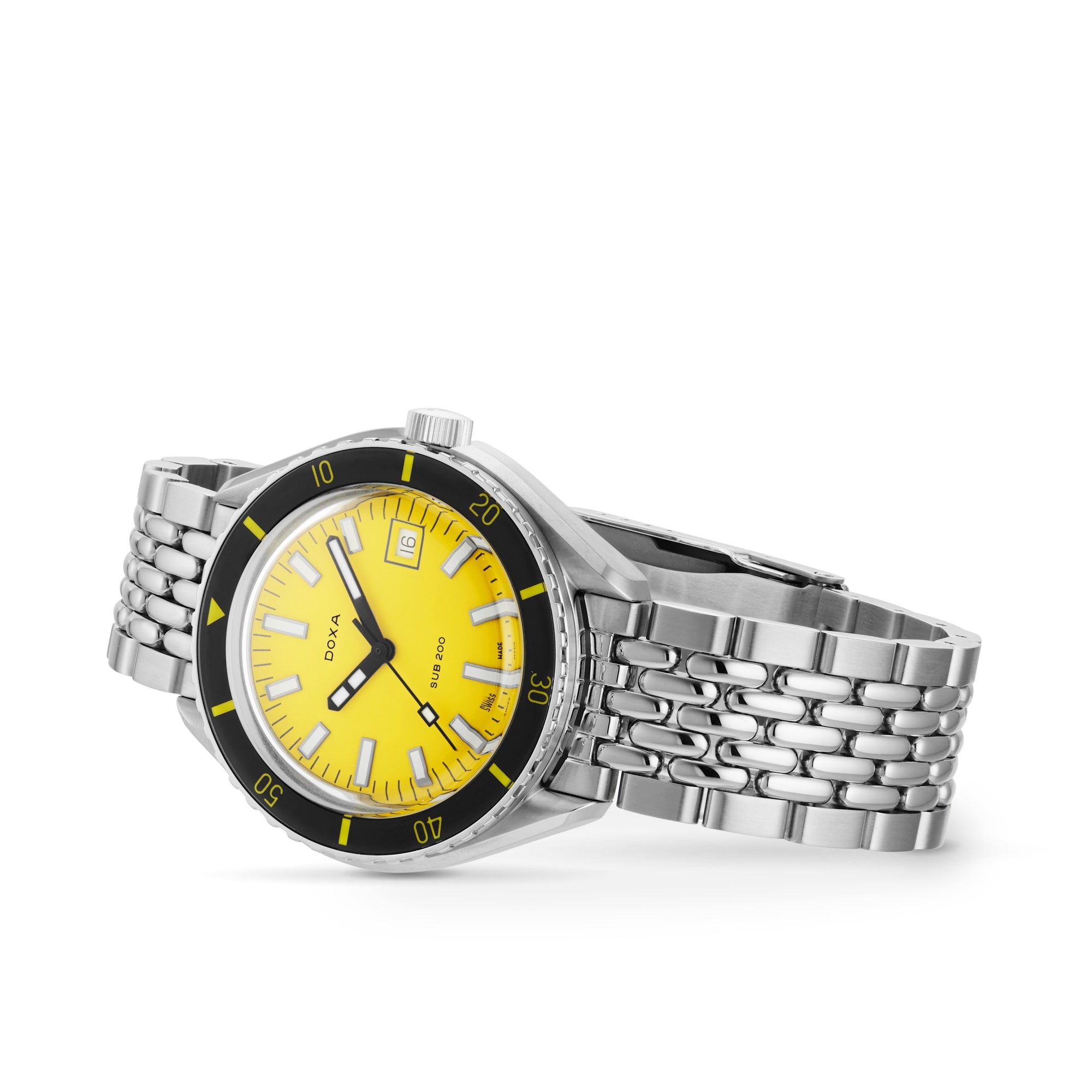 The DOXA Sub 200 Divingstar is a waterproof diver’s watch in 316L stainless steel with a yellow dial, black and white bezel, metal link strap, and date display at 3 o’clock.