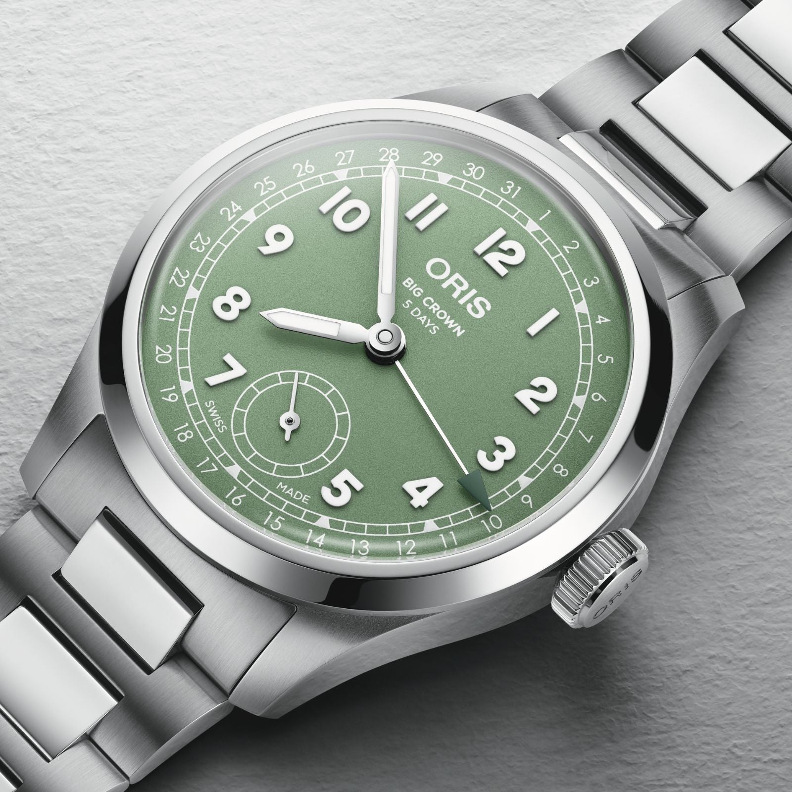 Close up view of the Oris Big Crown Pointer Date Calibre 403
