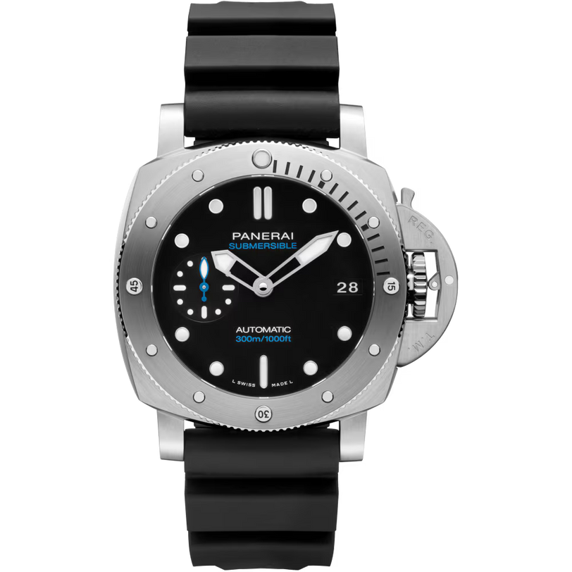 The Panerai Submersible features an automatic movement, black dial, silver case, black rubber strap, luminous markers, date window, second subdial, P.900 calibre, and a 3-day power reserve for lasting performance.