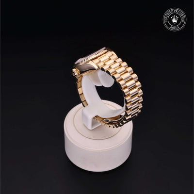 Rolex Certified Pre-owned Lady Datejust M279178-0001 front on black background
