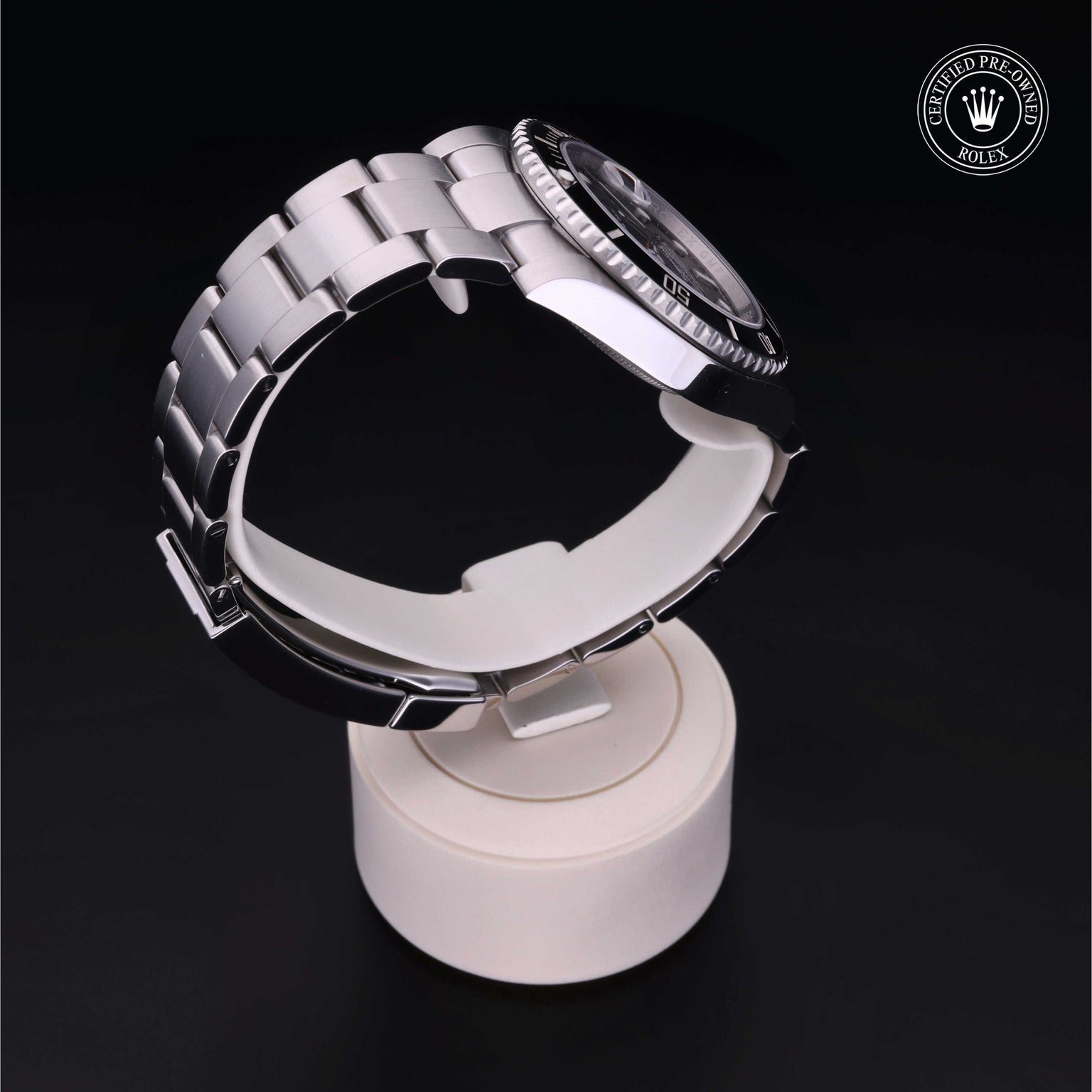 Rolex Certified Pre-owned Submariner M116610LN-0001 front on black background