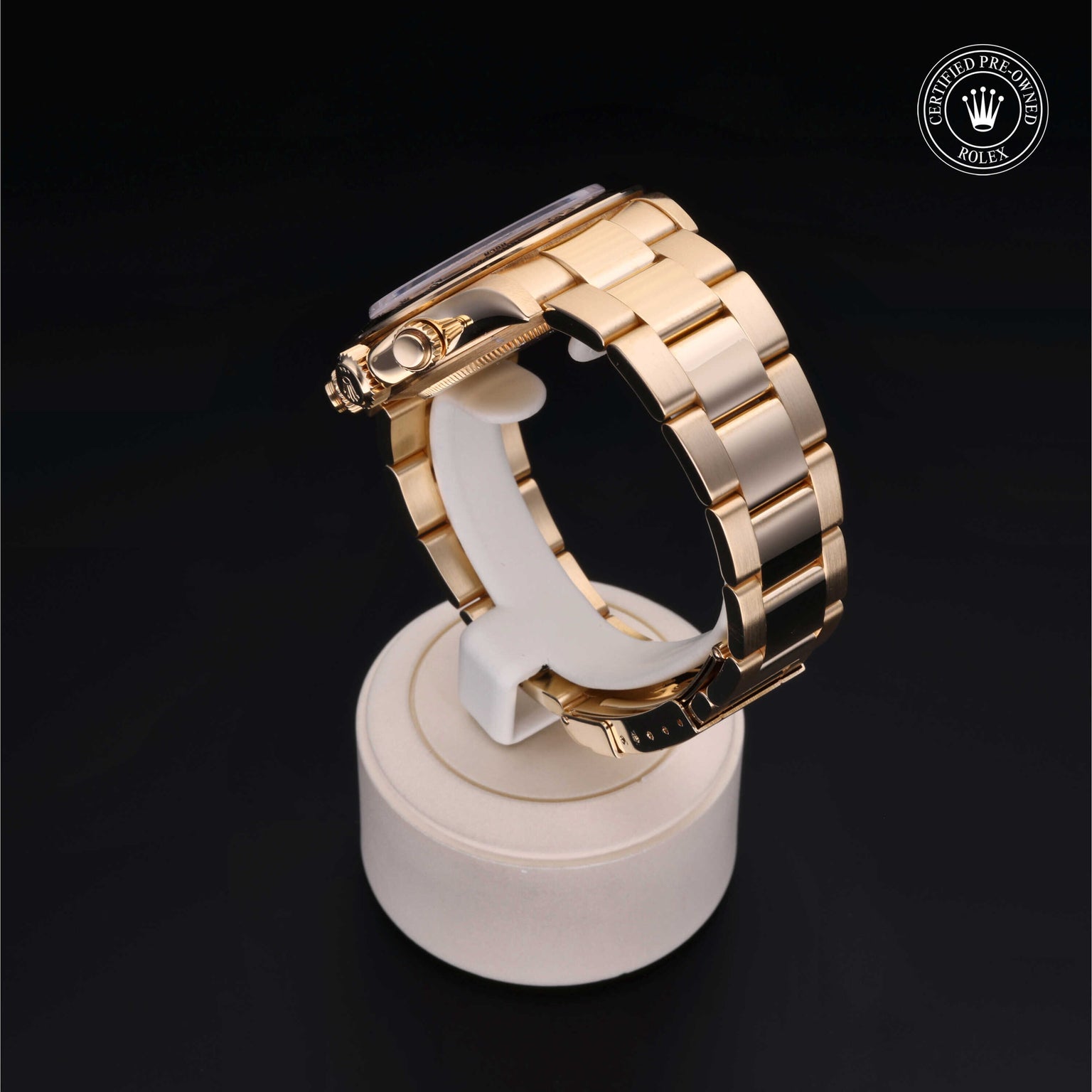 Rolex Certified Pre-owned Daytona M16528-0004 front on black background