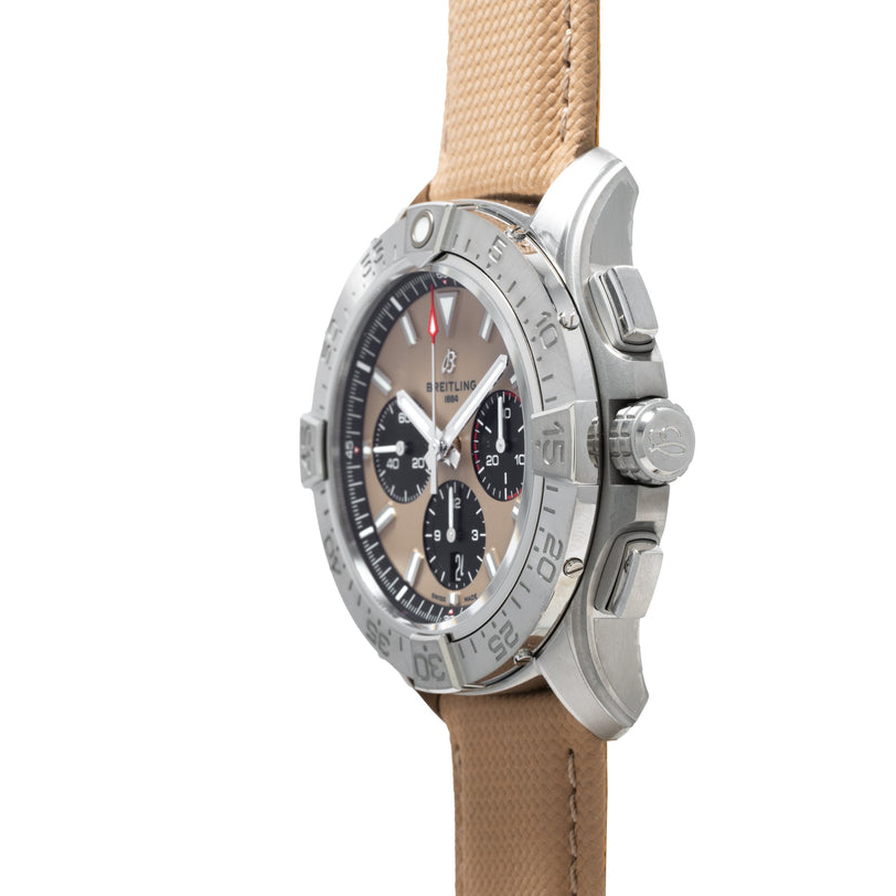 Breitling Avenger B01 Chronograph 44 - Image 3