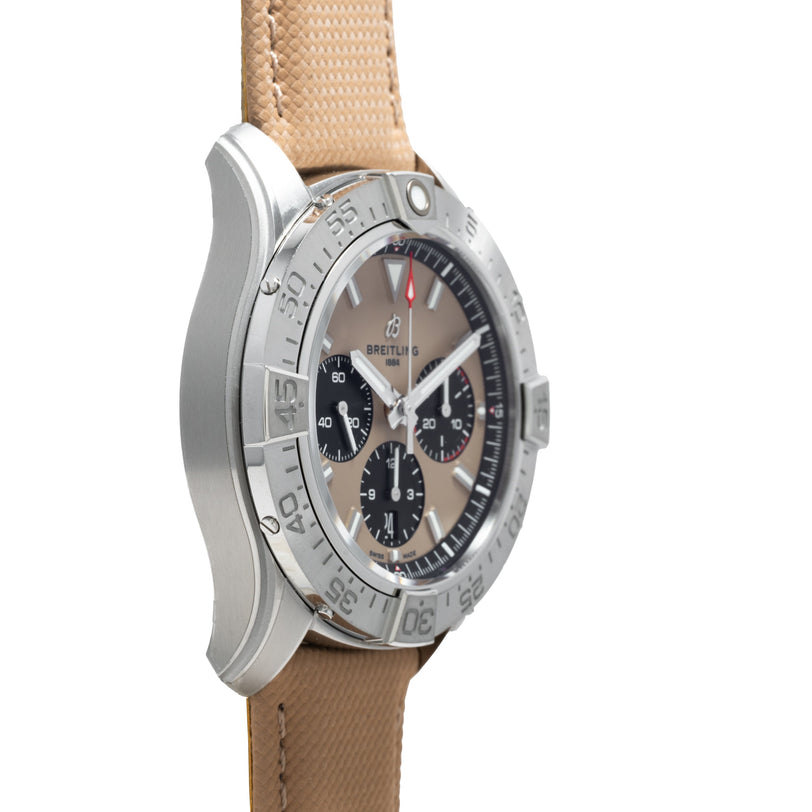 Breitling Avenger B01 Chronograph 44 - Image 4