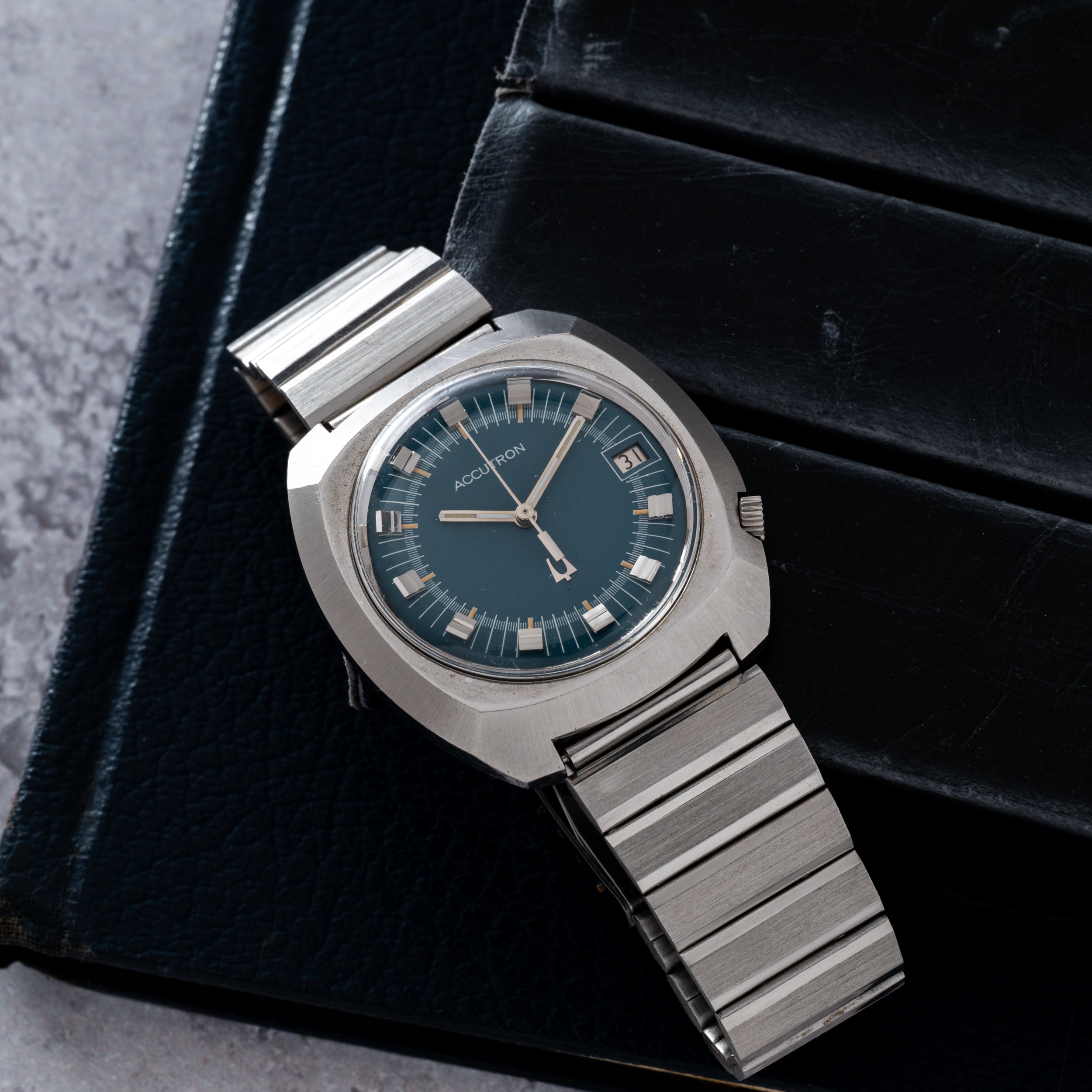 Bulova Accutron 261 'Original' Cushion TV