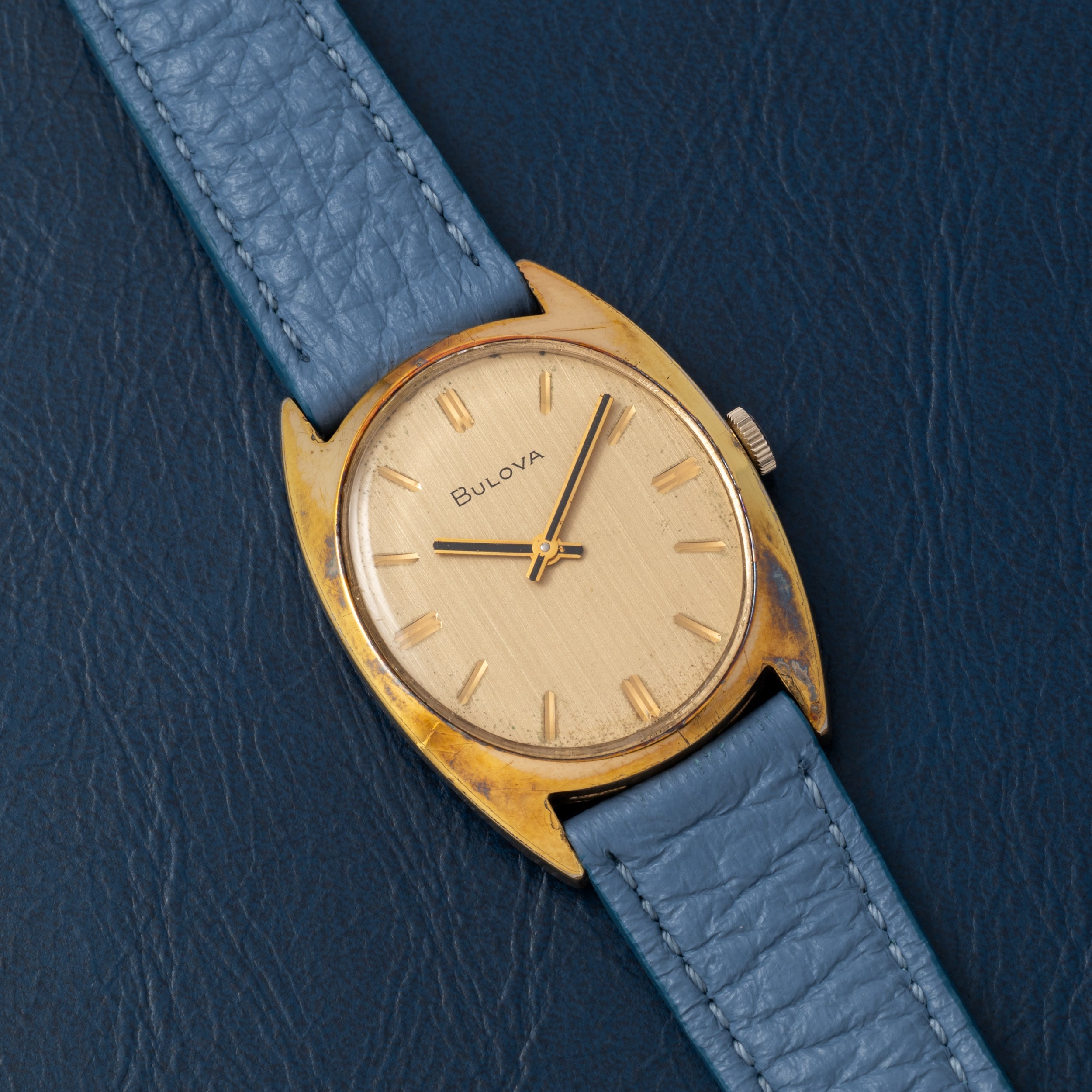 BULOVA 手巻き 稼働 シャンパンゴールド タンクローマン ヴィンテージ Bulova Tonneau Manual Wind