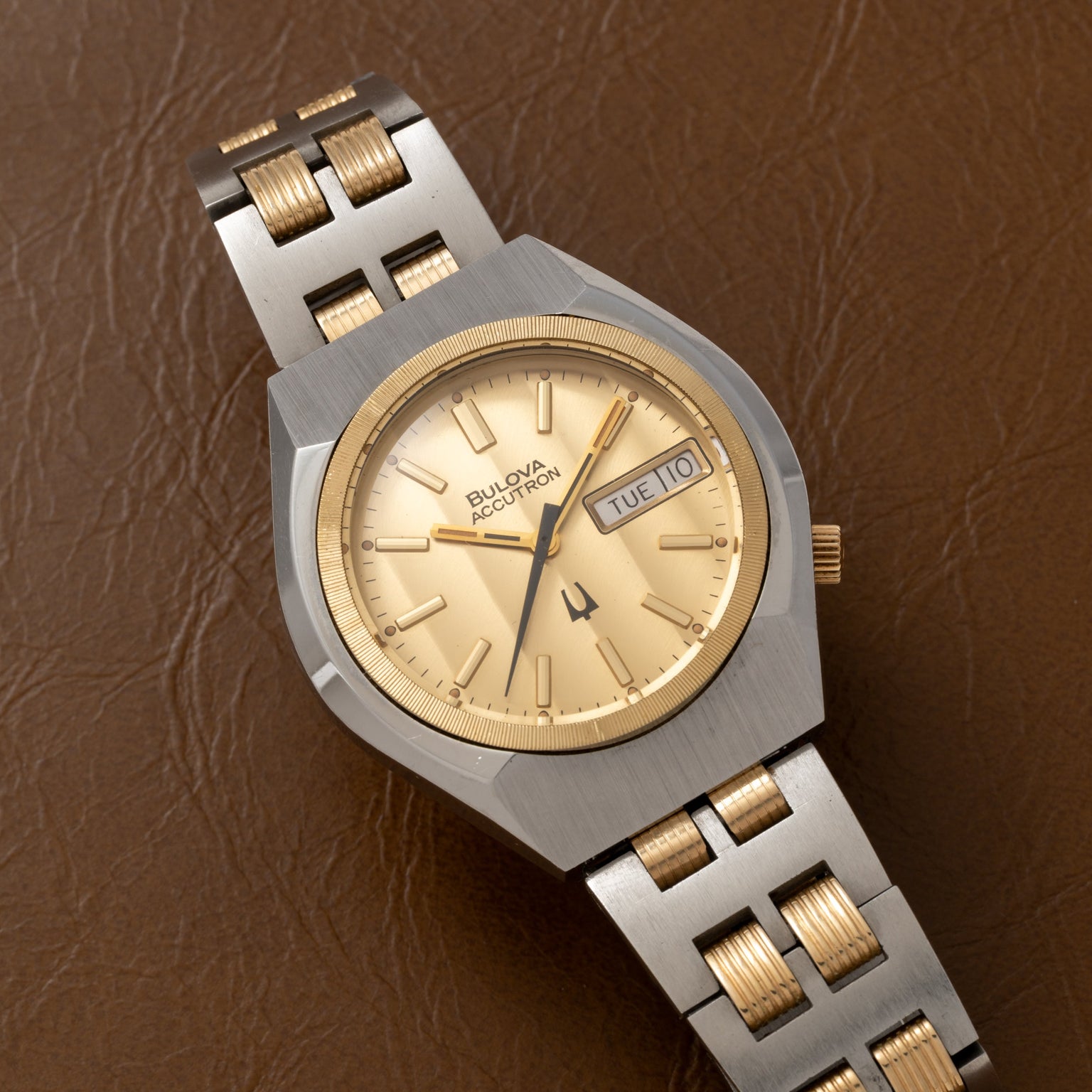 Bulova Accutron  Day-Date 'Holographic'