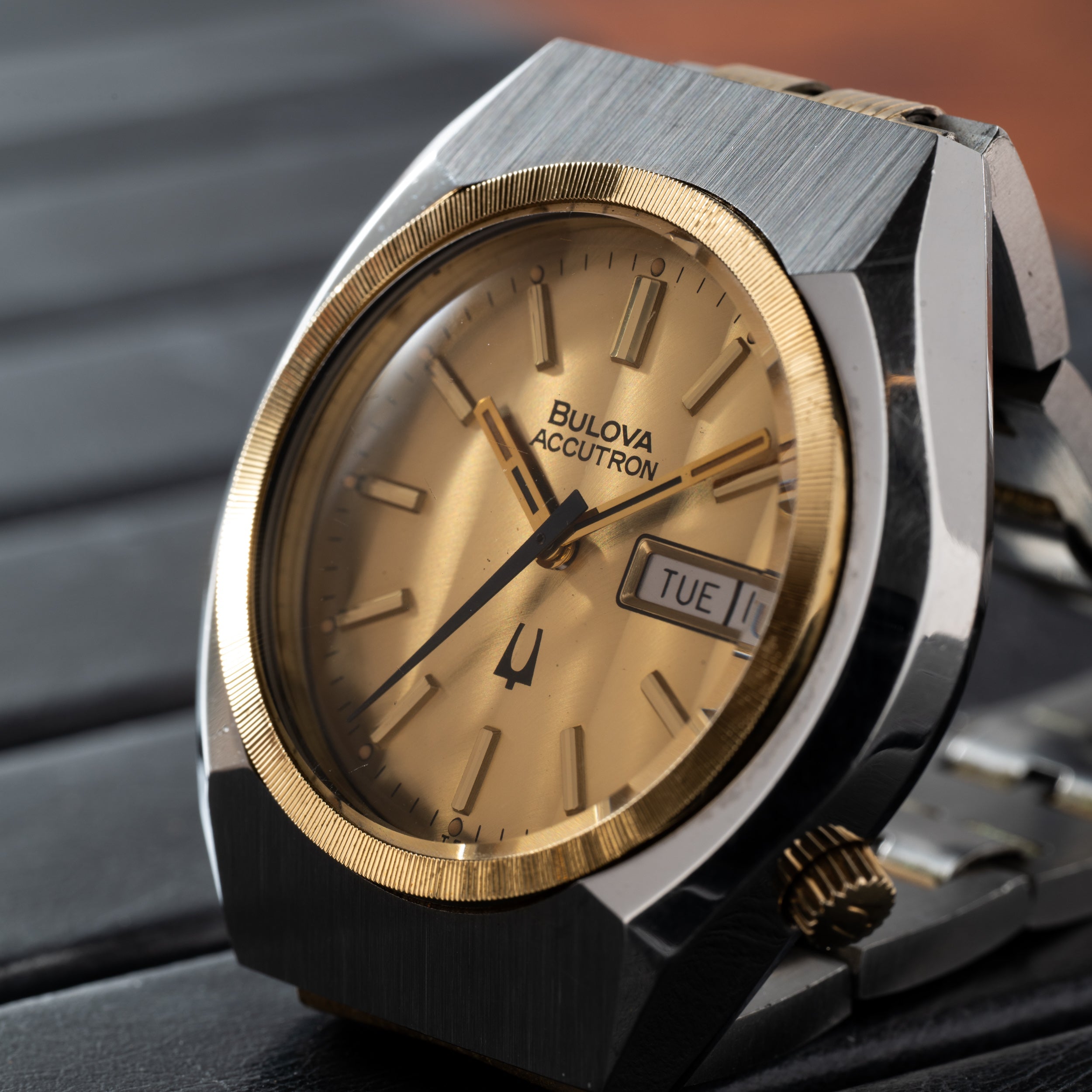 Bulova Accutron  Day-Date 'Holographic'