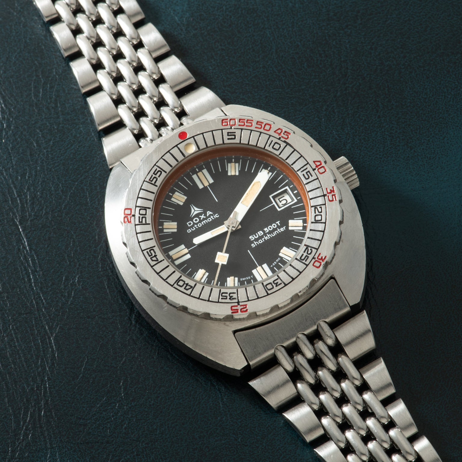 DOXA Sub 300T Sharkhunter