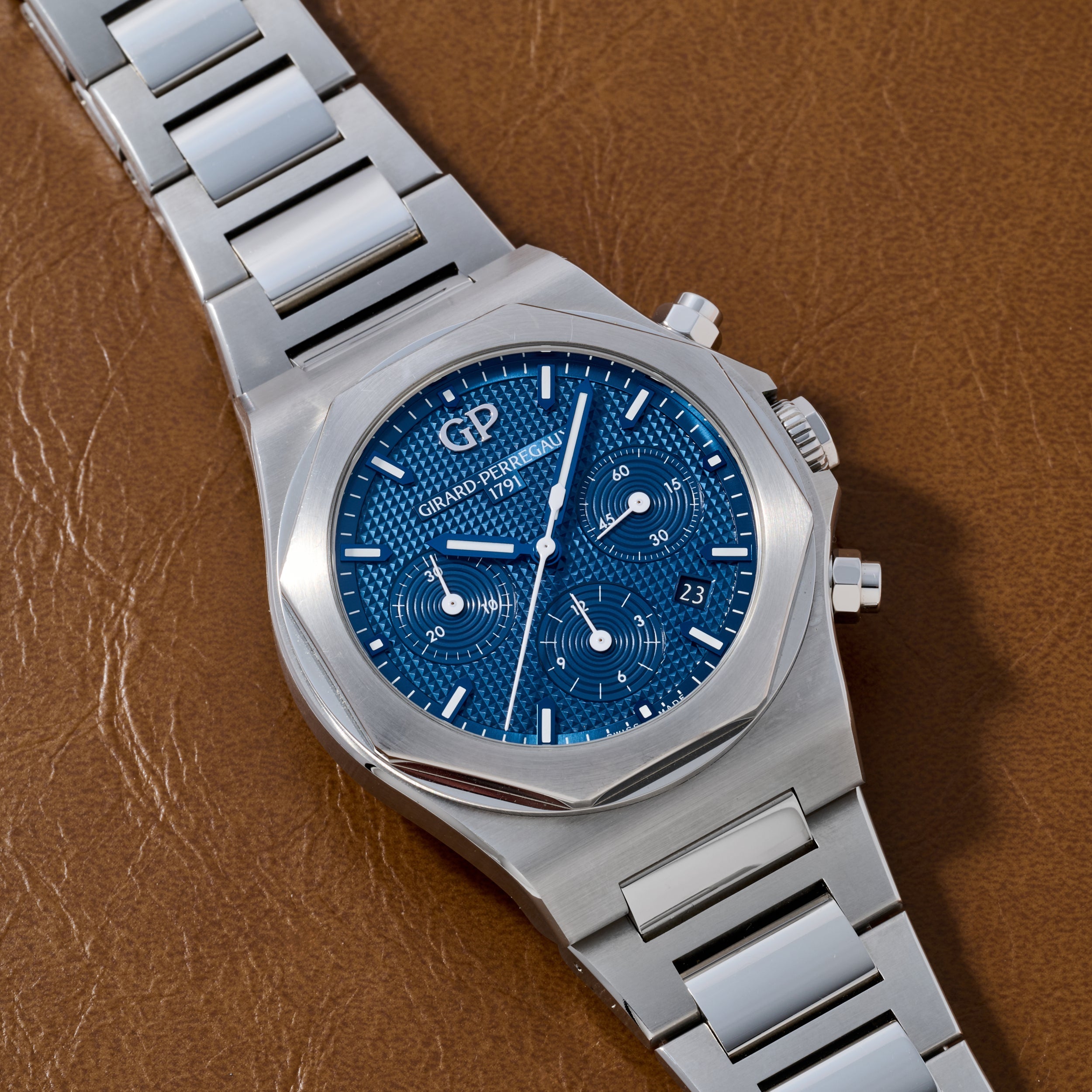 Girard-Perregaux Laureato Chronograph 42