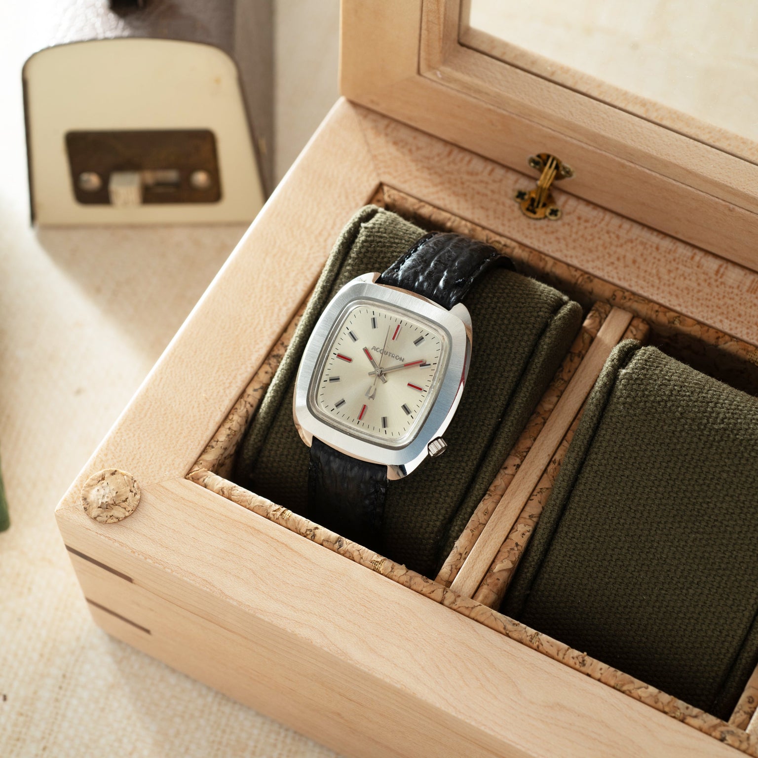 Bulova Accutron 218 'Red Tank'