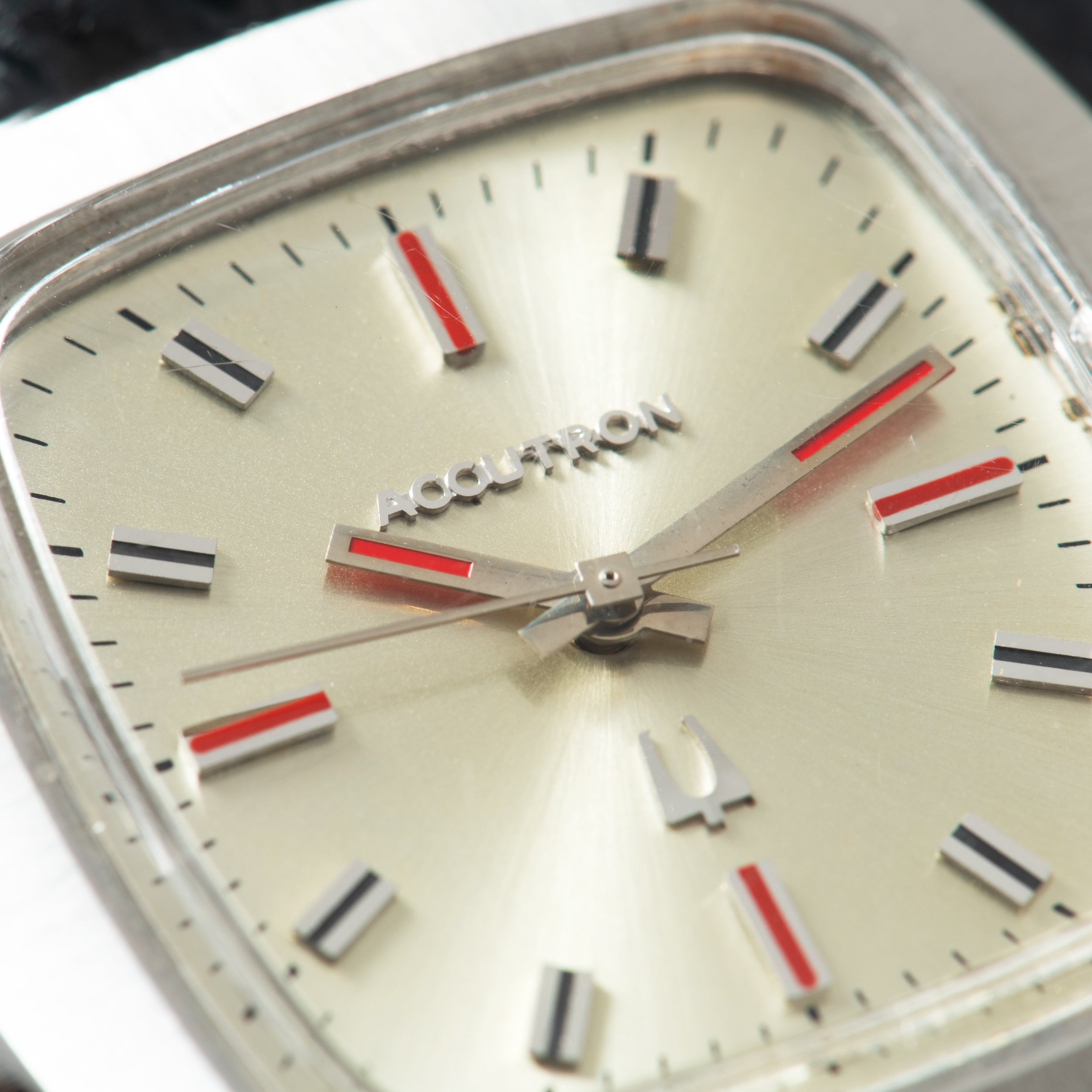 Bulova Accutron 218 'Red Tank'