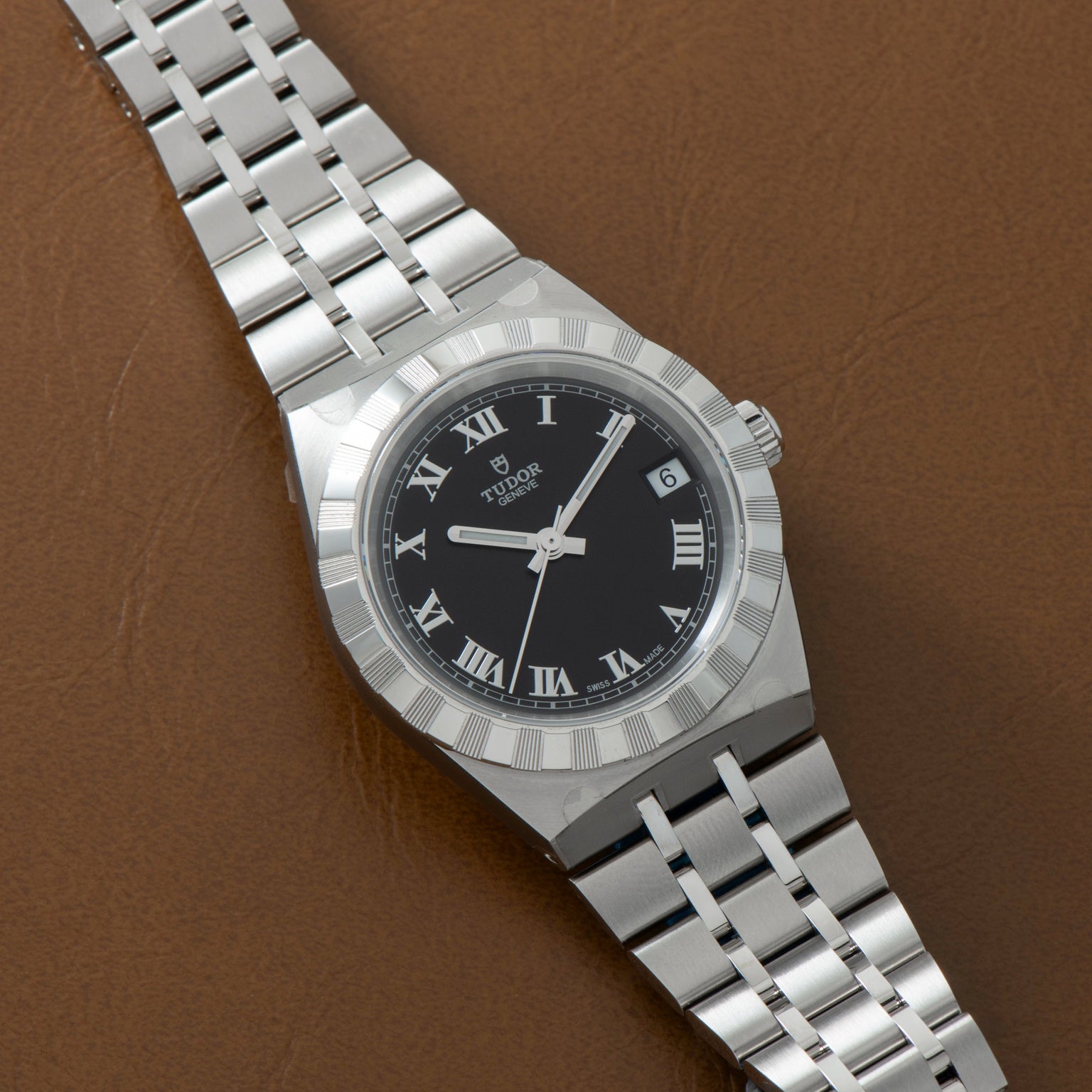 Royal | 33.5mm, Steel, Black Dial