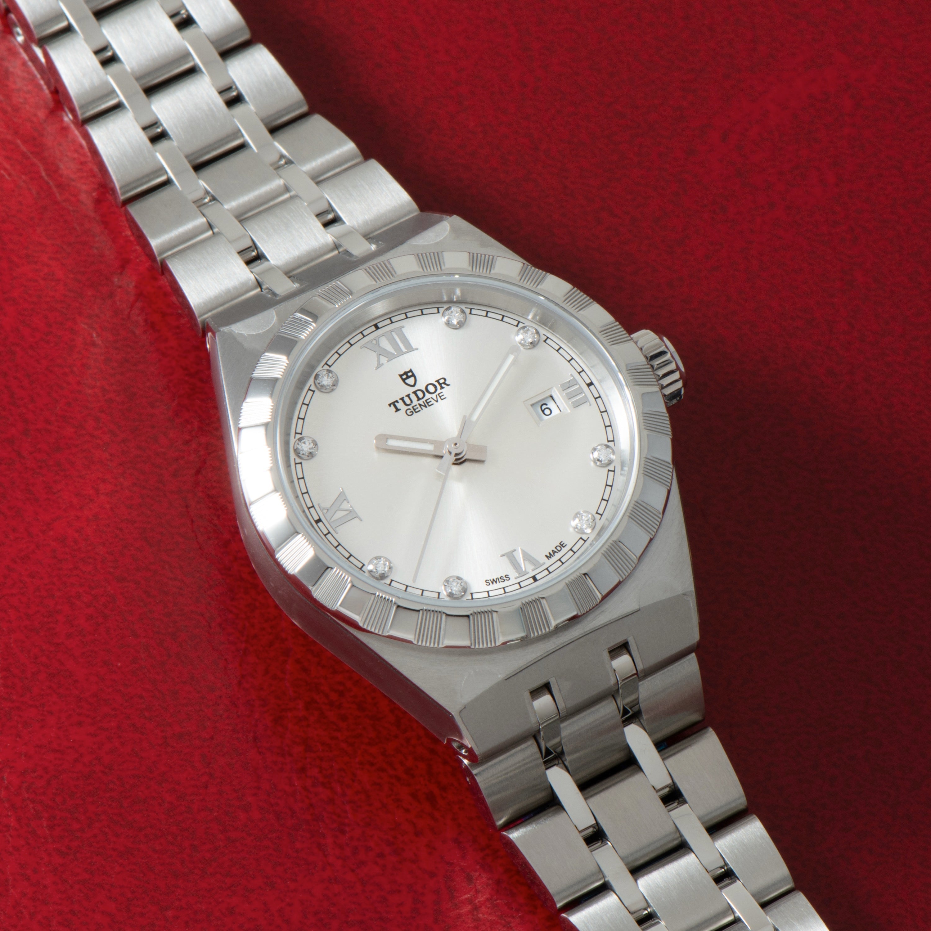 Royal | 28mm, Steel, Silver Dial