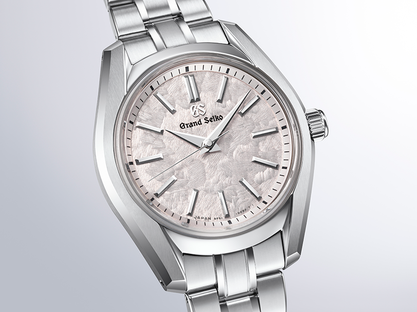 Heritage Annual Accuracy Quartz