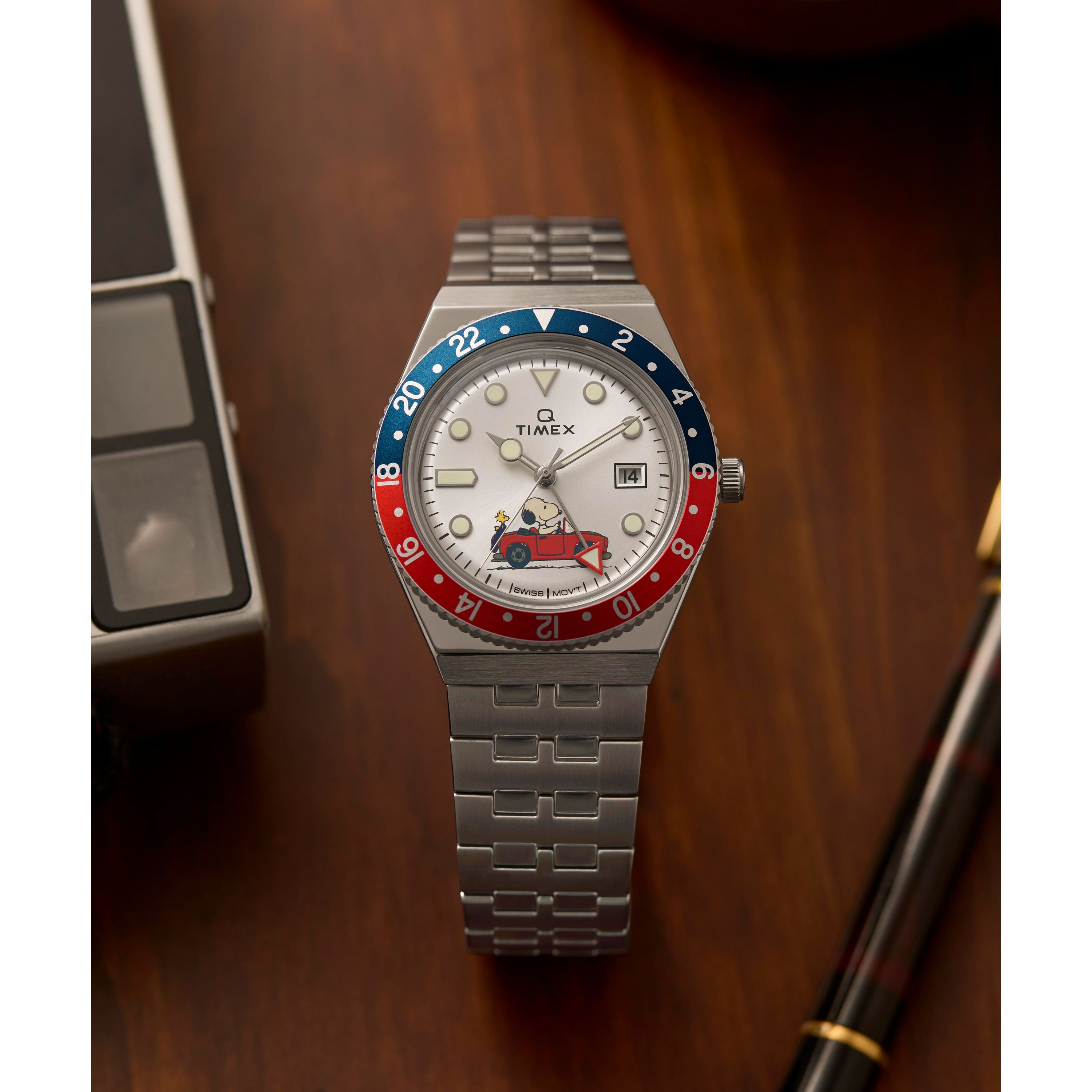 Timex Timex x Peanuts® Q GMT 38mm Steel Silver Dial