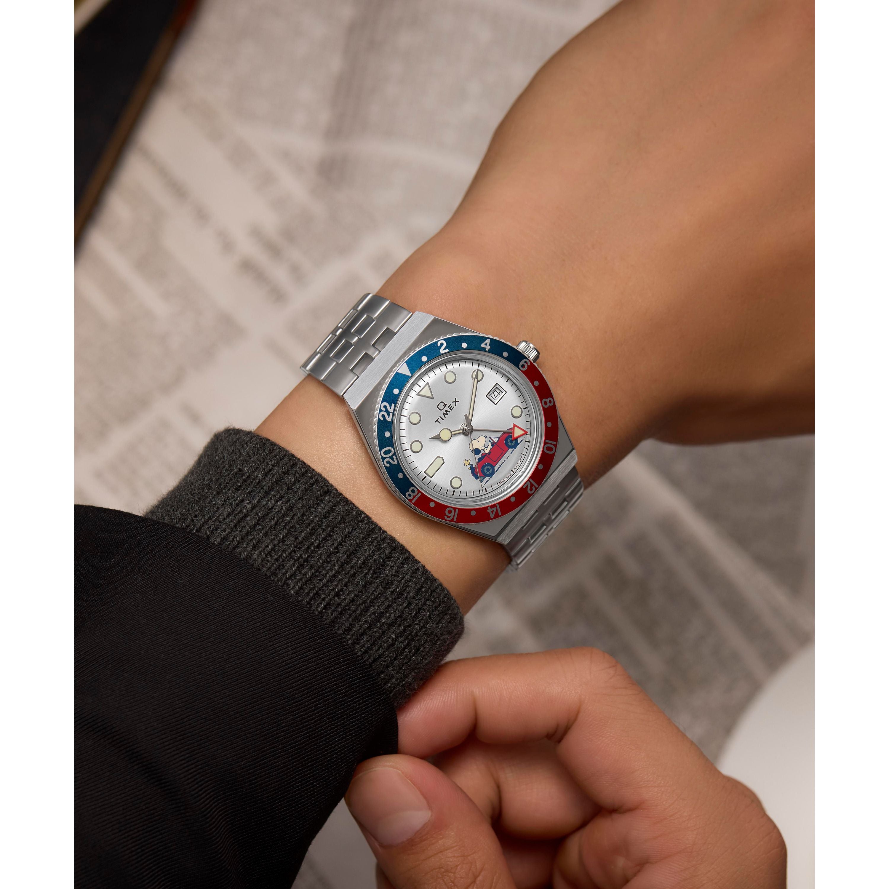Timex Timex x Peanuts® Q GMT 38mm Steel Silver Dial