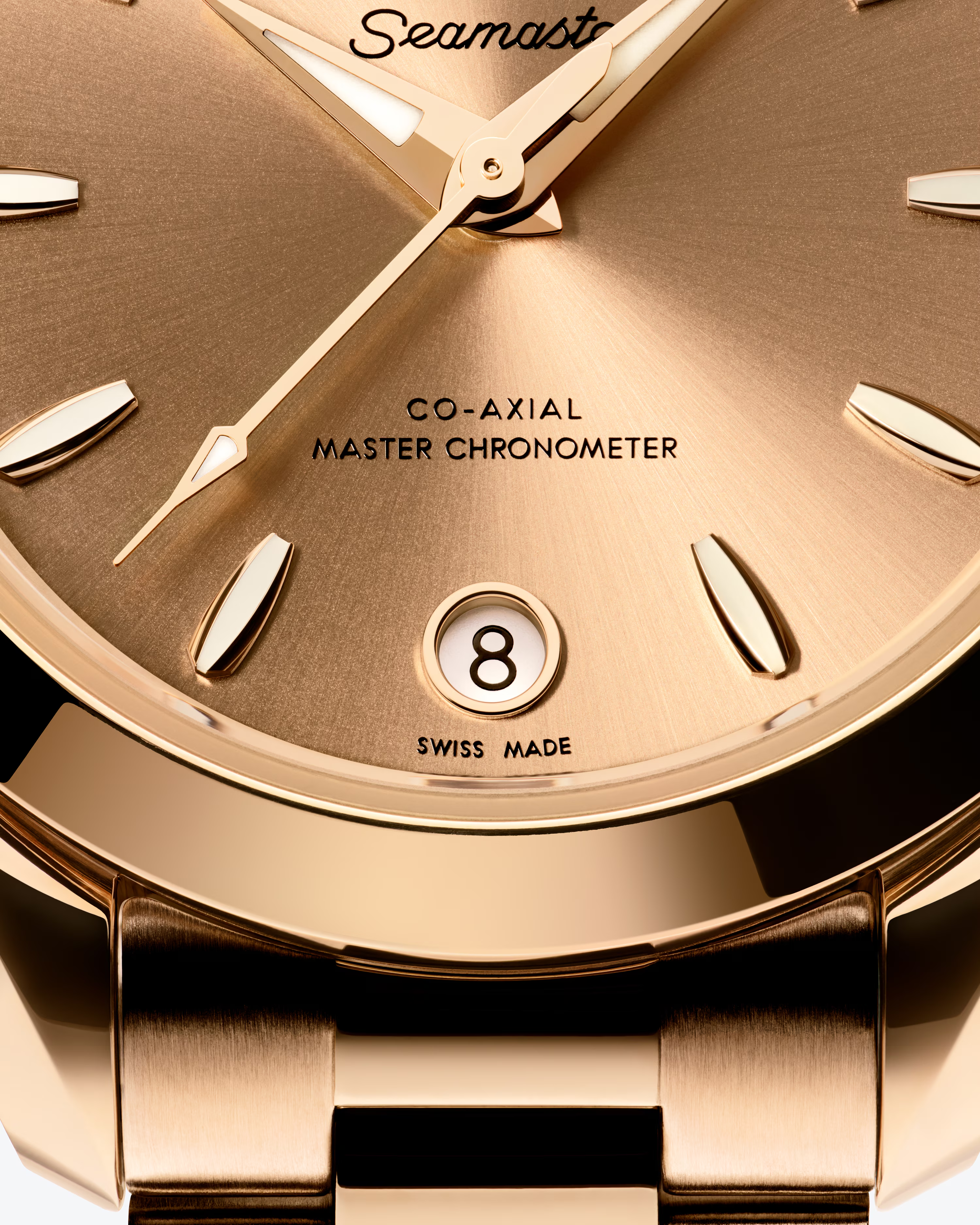 OMEGA Seamaster Aqua Terra 150M 30mm, Moonshine™ gold on Moonshine™ gold Watch, Moonshine™ Gold Dial on a Moonshine™ gold integrated bracelet.