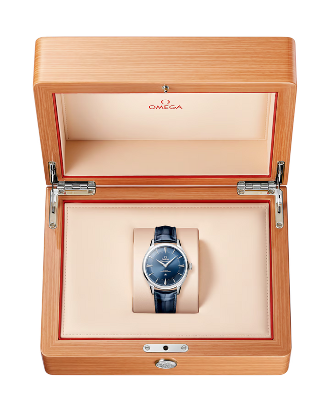 Constellation Observatory | 39mm, Blue Leather Strap, Men's Watch