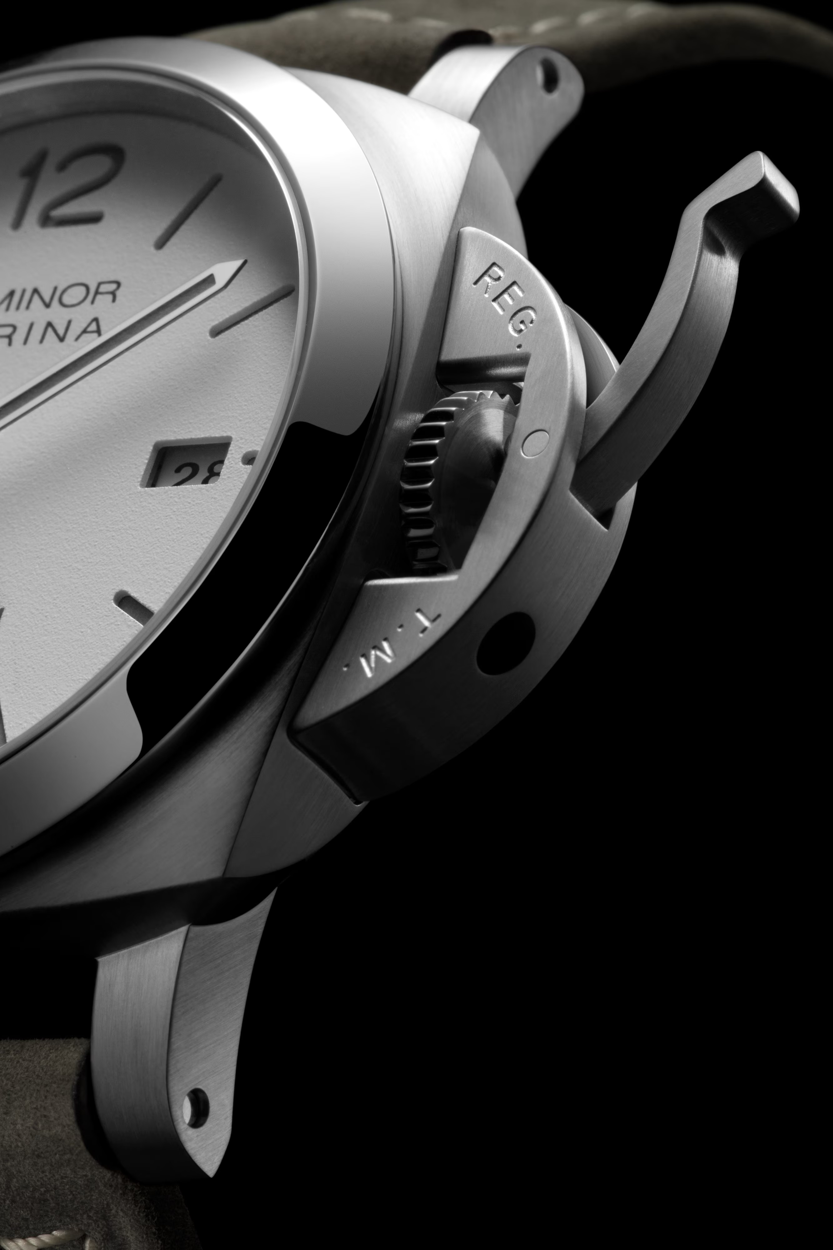 Panerai Luminor Marina Crown Close Up