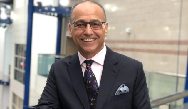 1 Theo Paphitis.png